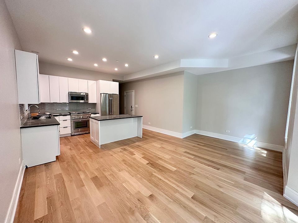 1st image of 930 N Wolcott Ave #2