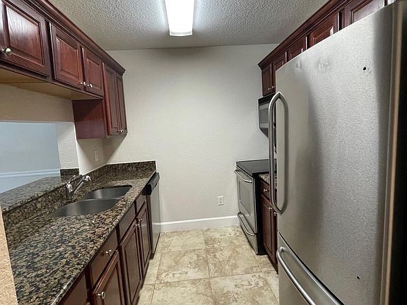 4th image of 4053 Crockers Lake Blvd #17