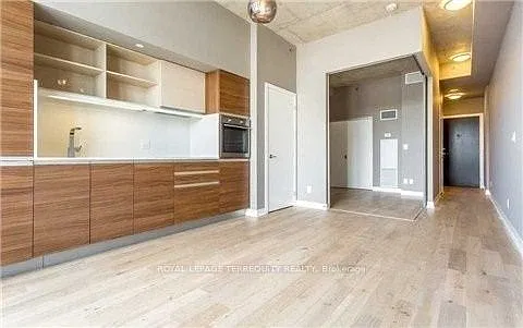 8 Gladstone Ave — Photo 3