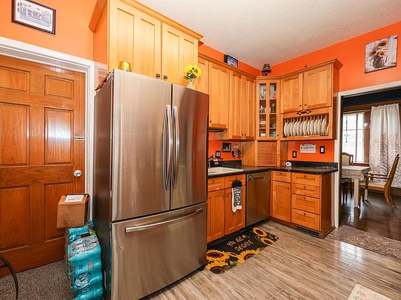 5th image of 500 E King St
