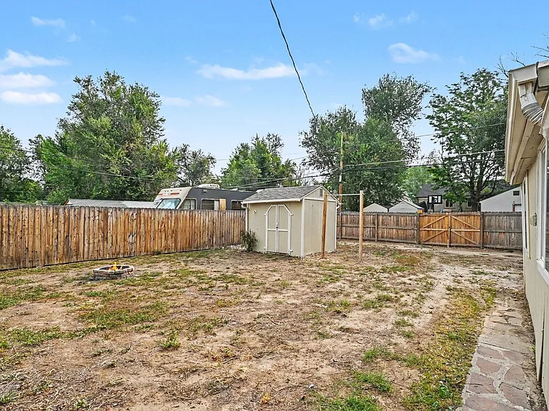 1310 Alton St — Photo 20