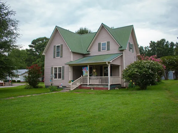 102 E Main St, Gleason, TN 38229