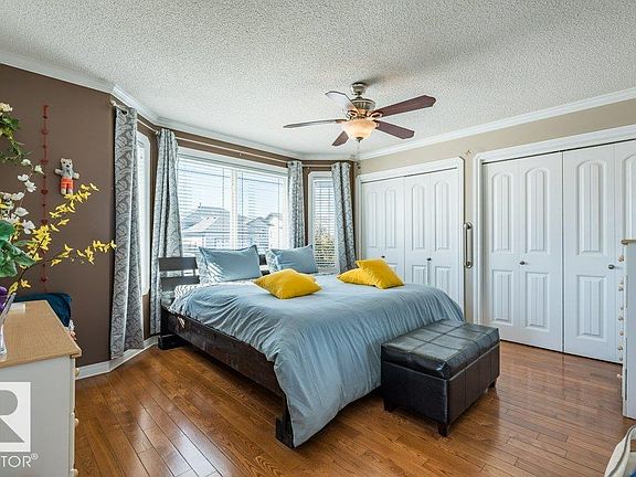 2nd image of 15 Th Ave S #4