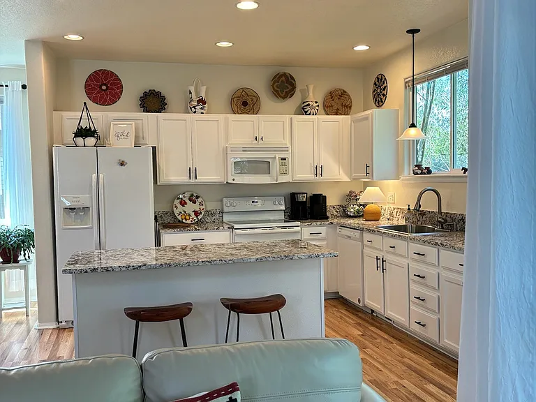 2227 Milton Ln — Photo 4