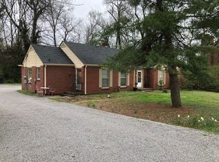 702B Lynnbrook Rd, Nashville, TN 37215