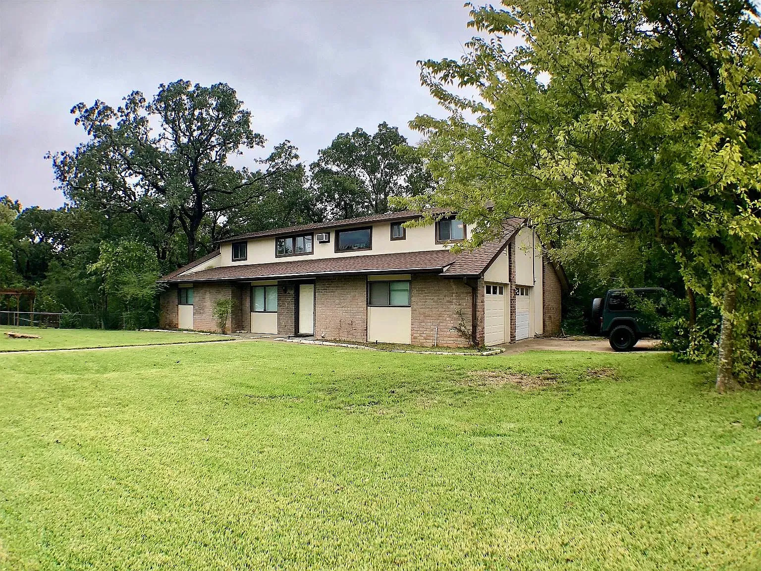 5 bed, 2177 sqft, $3,200 — Photo 1