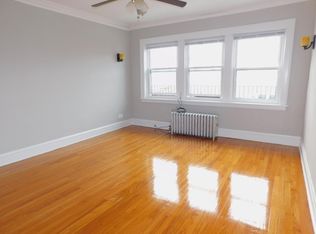 1119 Central Ave APT 1B, Wilmette, IL 60091