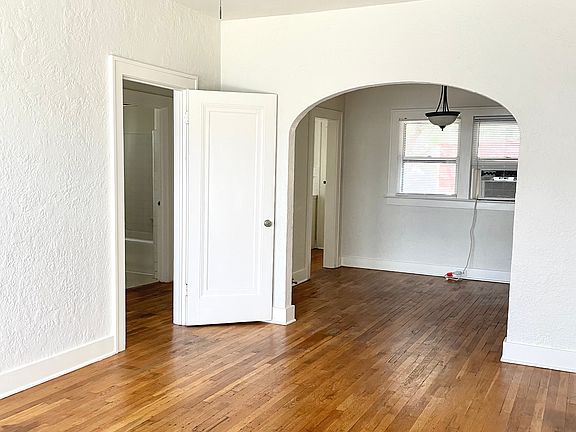 3rd image of 255 E Kings Hwy #4