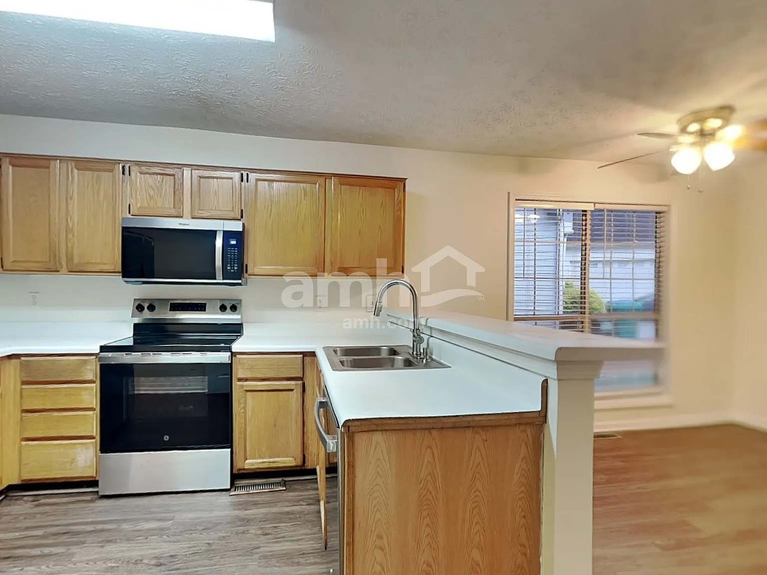3 bed, 2.0 bath, 2763 sqft, $2,230 — Photo 4