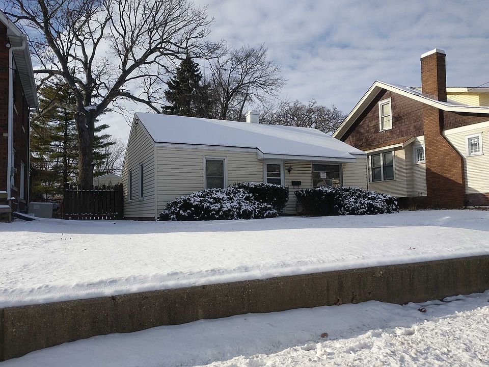 2nd image of 2209 N Prospect Rd