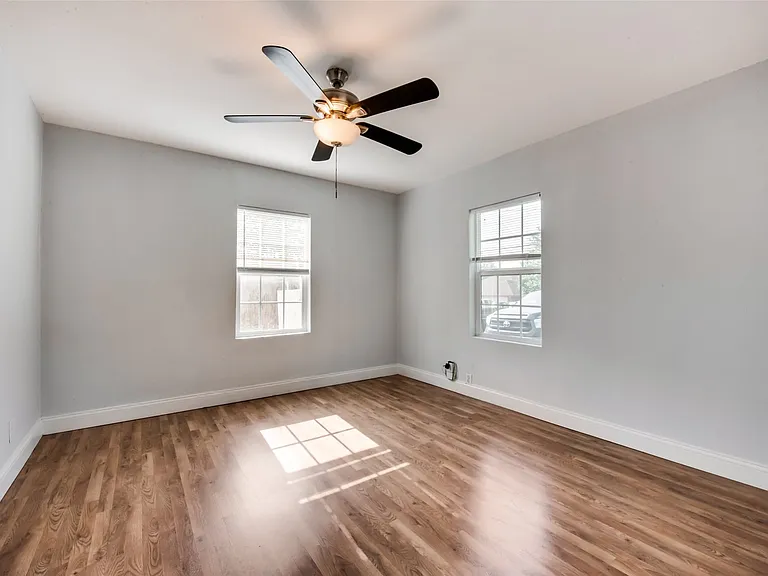 219 Red Wing Dr — Photo 2