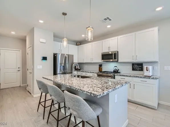 2916 Sunday Silence Rd, North Las Vegas, NV 89086