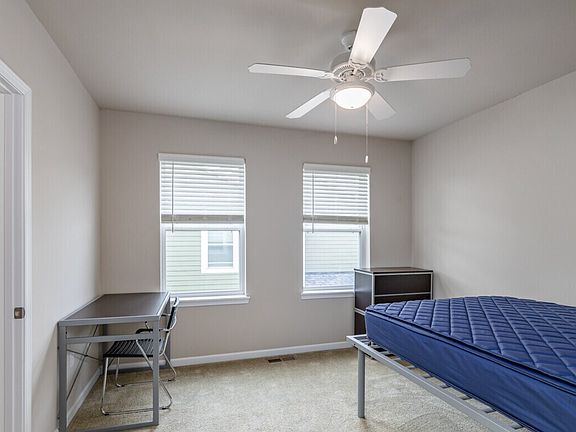 2nd image of 2426 Paradise Dr
