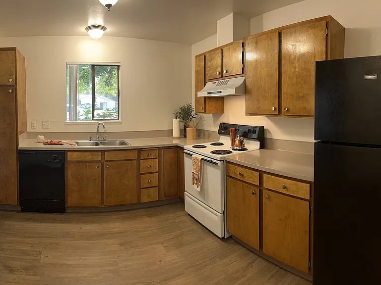 Sawyer Pointe Apartments — Photo 3