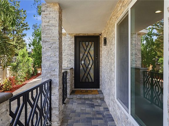 4th image of 991 S Park Rim Cir