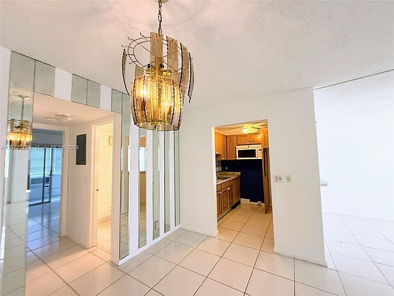 3rd image of 110 Harwood #J