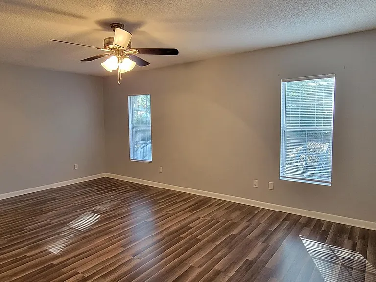 440 Sandy Oak Dr — Photo 3