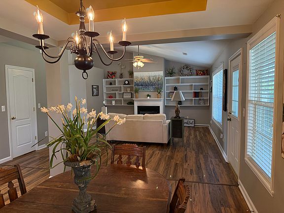 5th image of 660 Leverton Pl