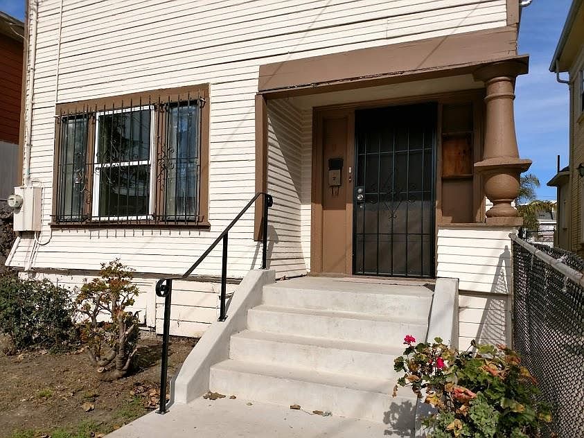 2nd image of 702 30th St