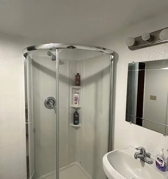 3 bed, 1.0 bath, 1040 sqft, $550 — Photo 13