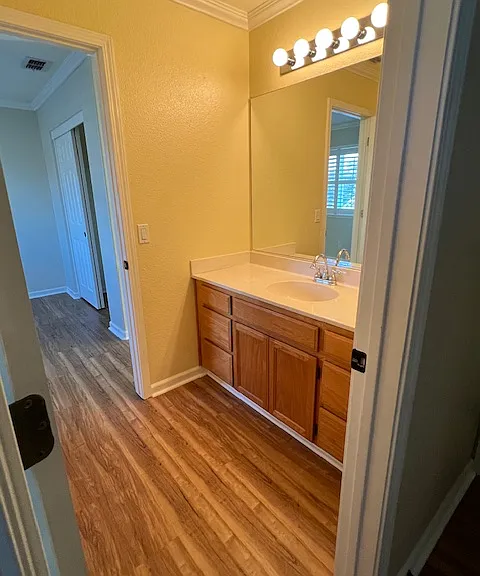 1900 Fallbrook Ln — Photo 33