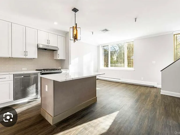 520 Ashford Ave #18 — Photo 6
