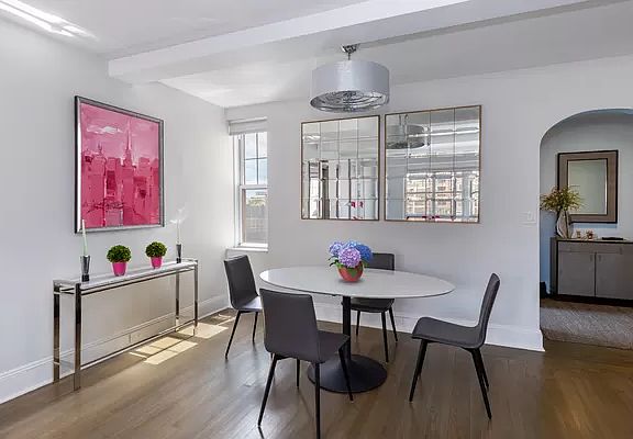 3rd image of 2 Horatio St APT 10A
