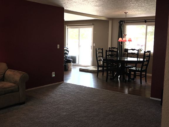 4th image of 574 SE 32nd Ave