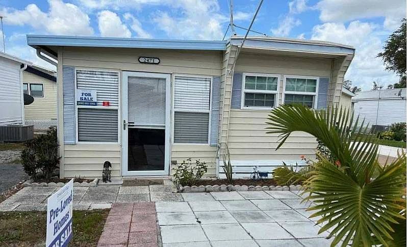 1st image of 2471 Apple Blossom Ln #283