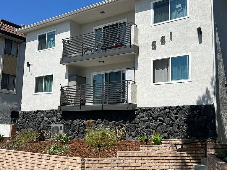 561 East Orange Grove Avenue — Photo 15