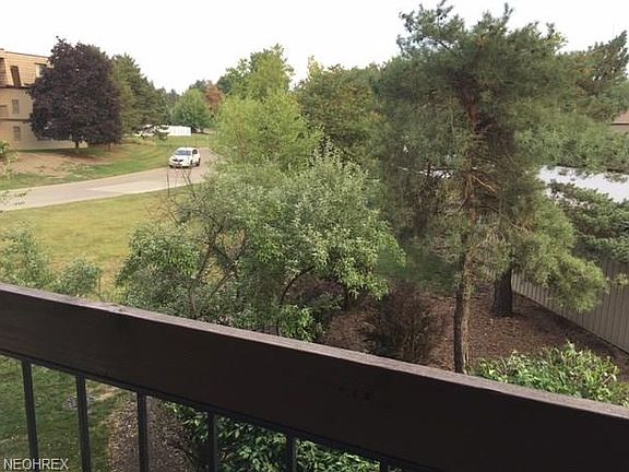 4th image of 9570 Cove Dr Unit E19