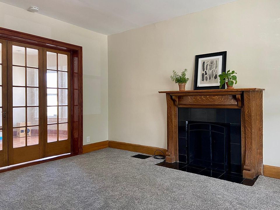 1st image of 196 N Park Ave #1