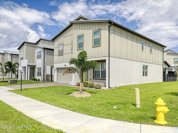 3rd image of 495 Strand Dr