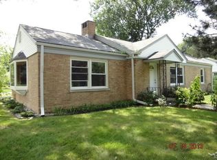 601 W Oriole Ln, Mount Prospect, IL 60056