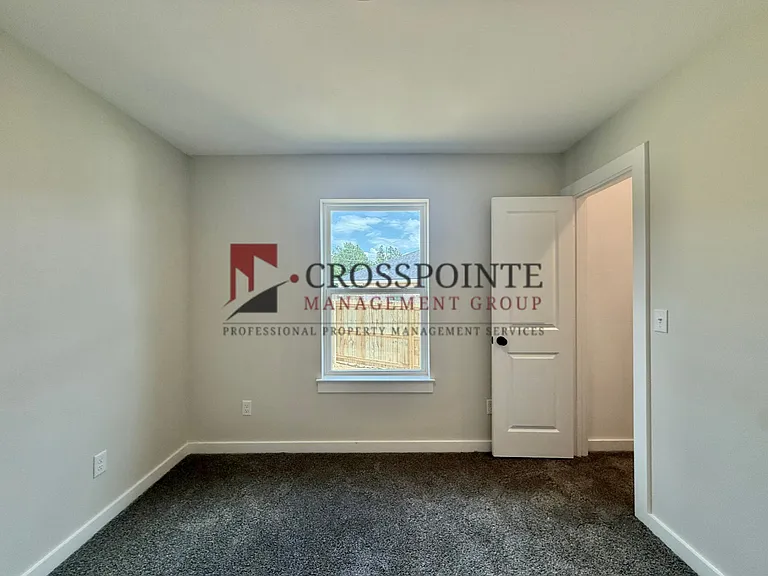 17434 Crossing Cir — Photo 16
