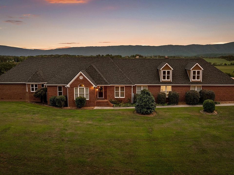 25th image of 1020 Thomas Rd