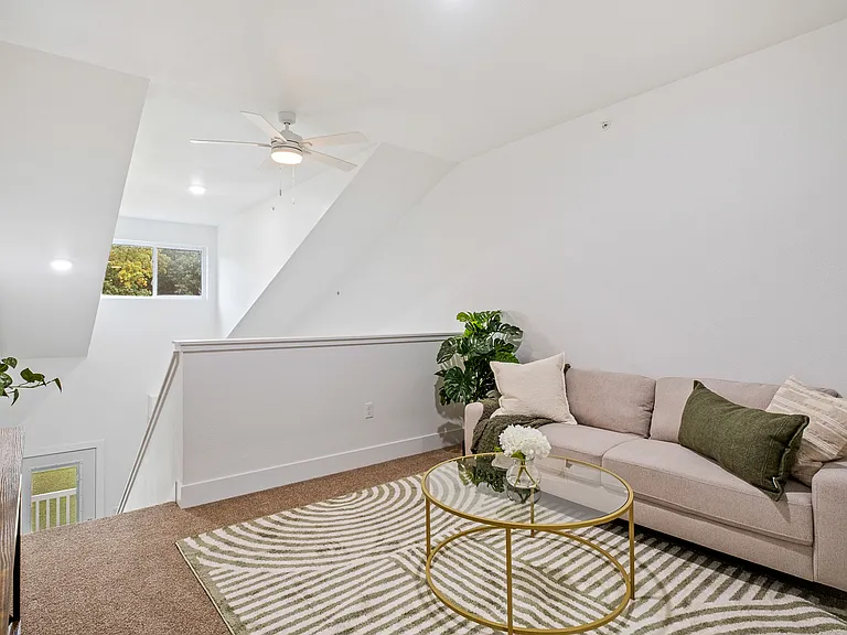 Coopers Landing Apartments — Photo 12