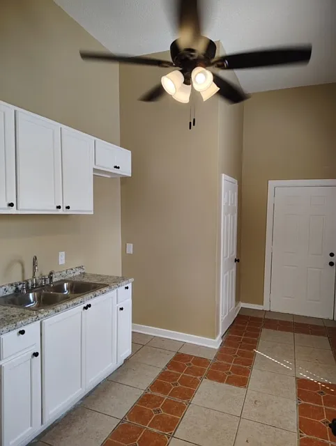 3 bed, 1.5 bath, 1000 sqft, $1,500 — Photo 3