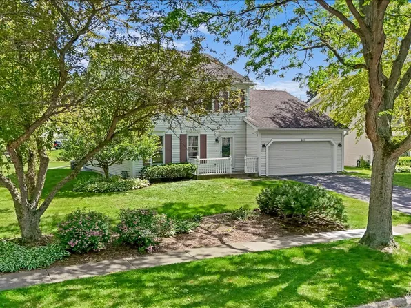 221 Foxmoor Rd, Fox River Grove, IL 60021