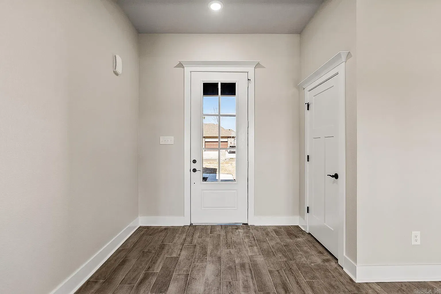 145 Hayden Dr — Photo 4
