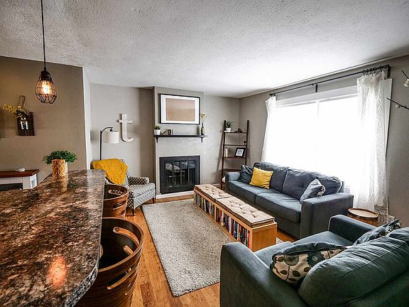 4th image of 202 Lawndale Ave