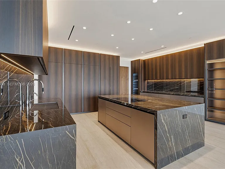 5 Grove Isle Dr #L502 — Photo 22