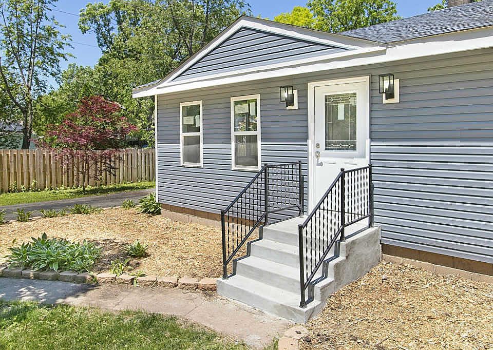 1st image of 10456 W Mawman Ave