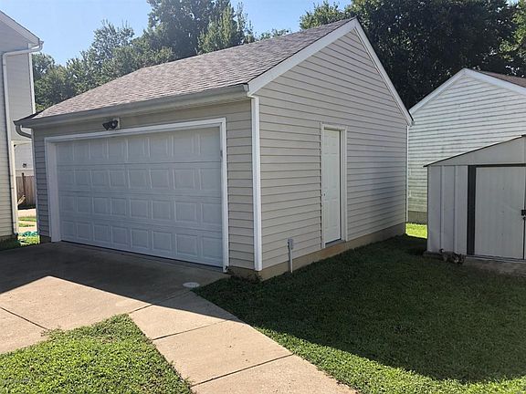 3rd image of 6300 Maravian Dr