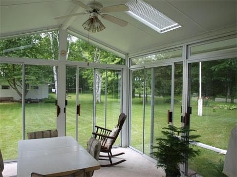 3-season sunroom
