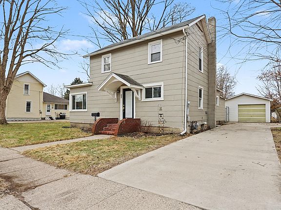 2nd image of 225 N Lincoln St