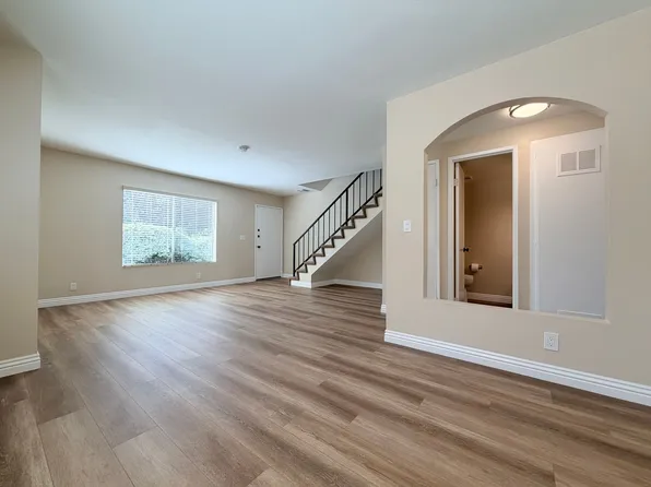 300 Green Moor Pl, Thousand Oaks, CA 91361