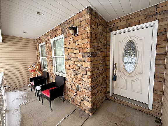 2nd image of 173 Rosewood Ave