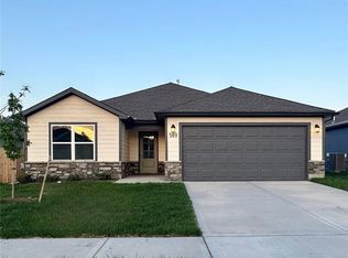 589 N Pear St, Gardner, KS 66030