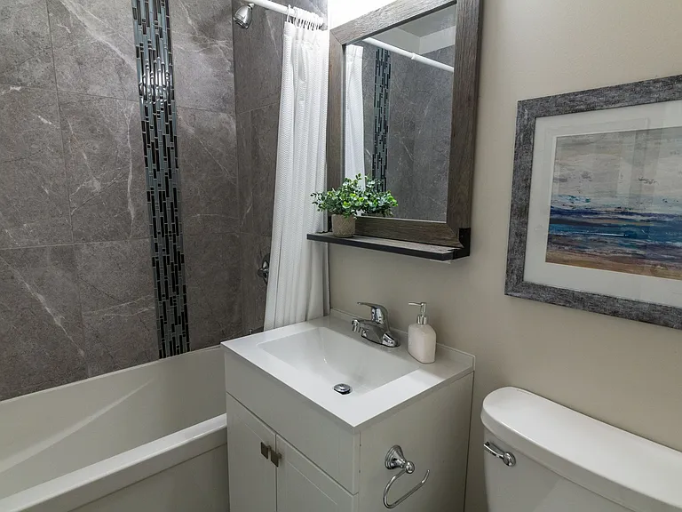 111 Amherst Dr — Photo 22